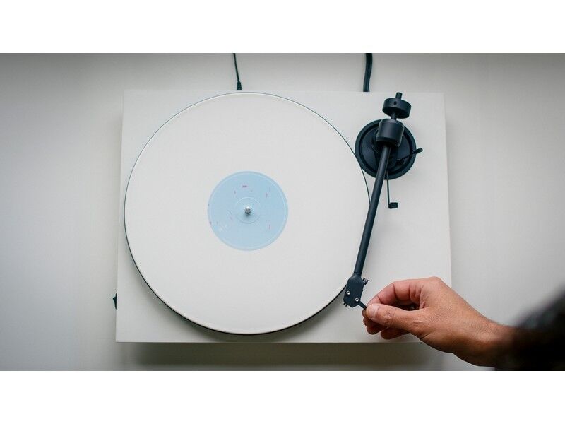 Pro-Ject E1 Turntable with Pick It MM E Cartridge - Image 8