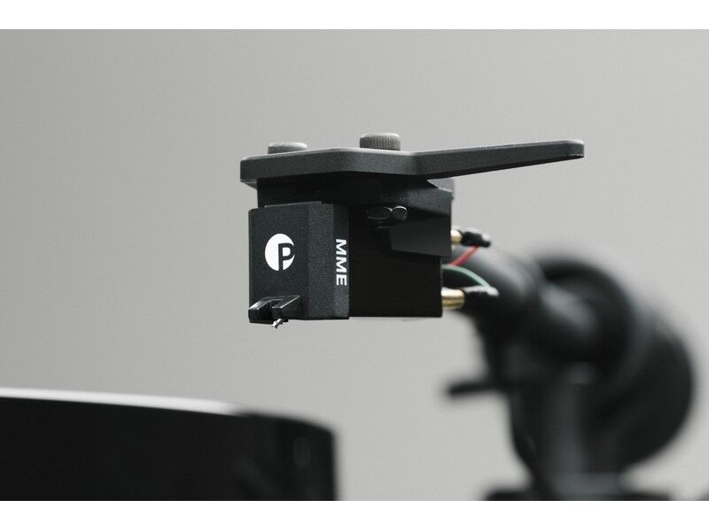 Pro-Ject E1 Turntable with Pick It MM E Cartridge - Image 3