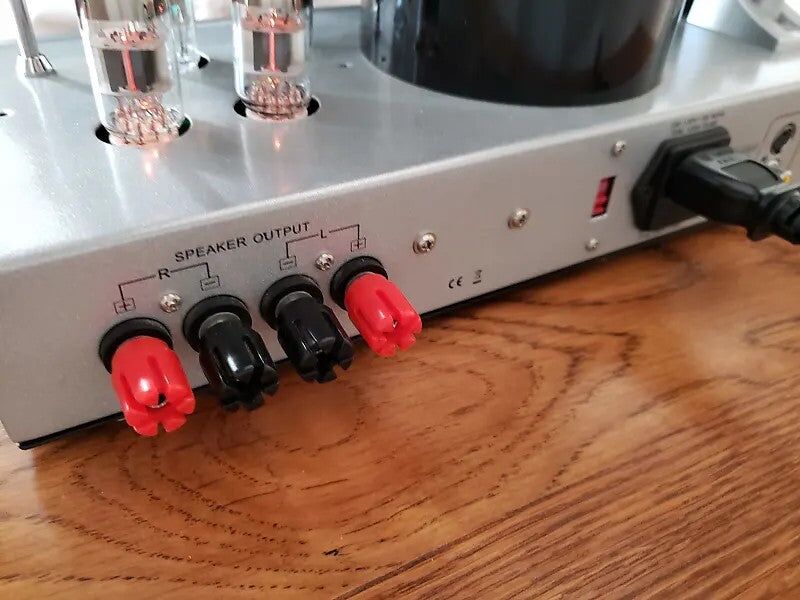 Klapp Audio Visual Fatman iTube Red-i Amplifier Dock + Speaker Pair - Image 15