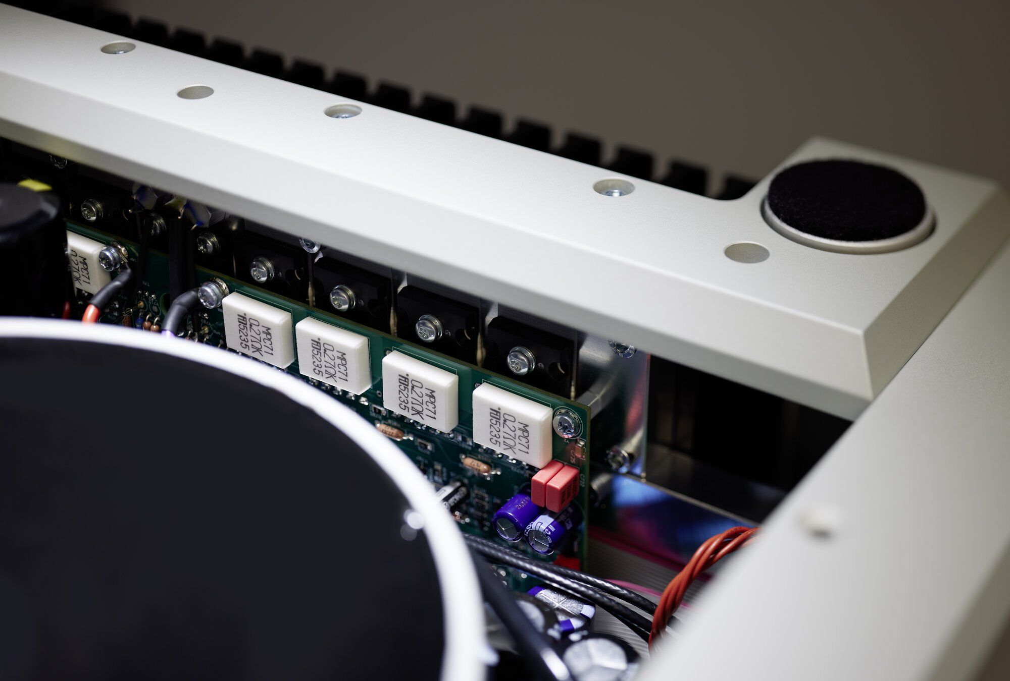 T+A A 3100 HV Reference Stereo Power Amplifier - Image 6