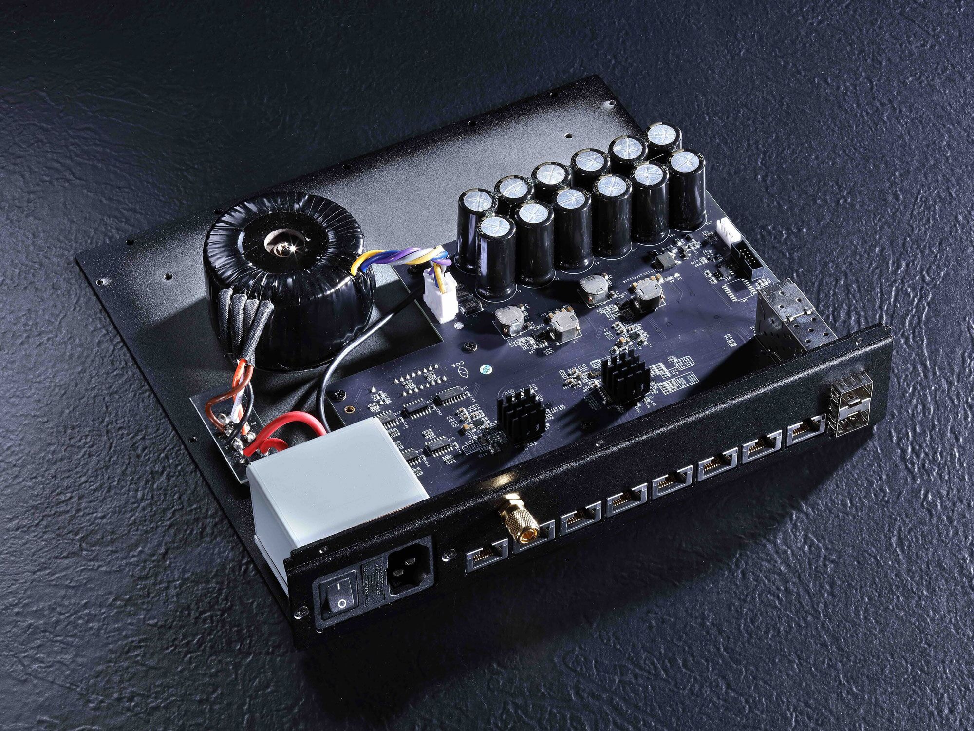 COS S10 Network Switch - Image 4