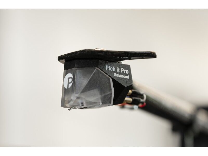 Pro-Ject Debut PRO B Turntable (Satin Black) with Pick It PRO Balanced Cartridge - Image 6